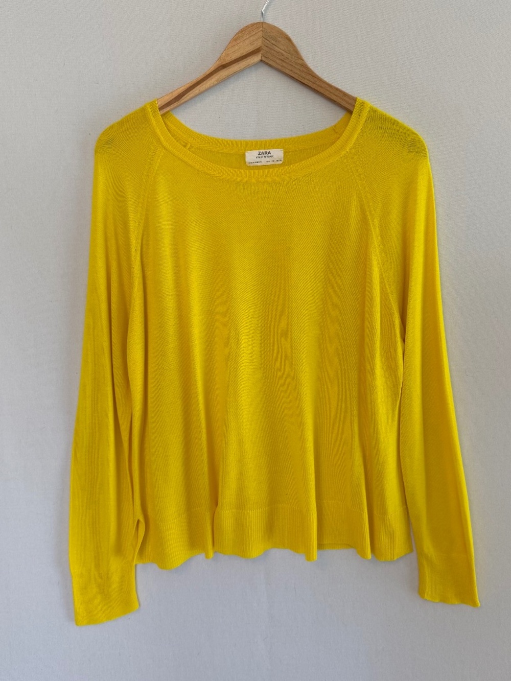 ZARA KNITWEAR Women’s Large Yellow Fine Knit Sweater